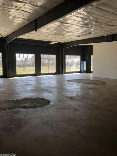 201 B St, Bryant, AR 72022
